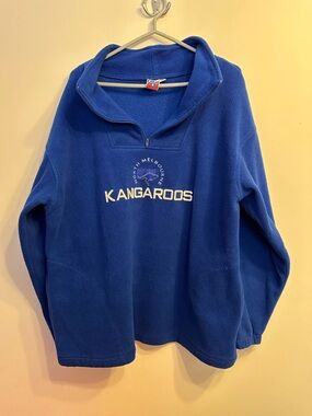 💙 Vintage “Kangaroos” Blue Fleece Pullover – Size L ptp25